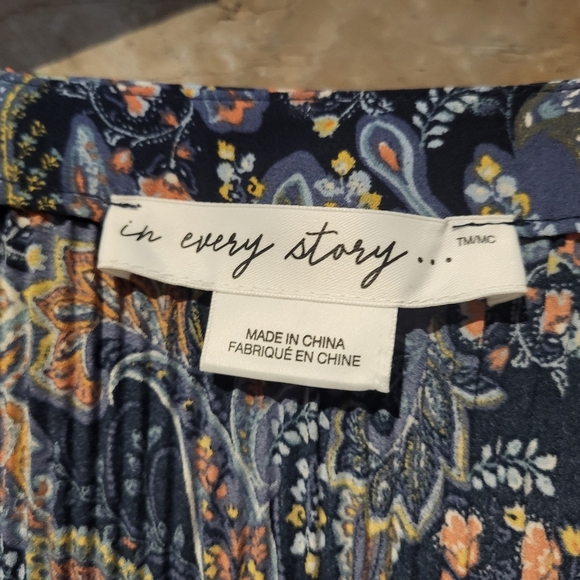 In Every Story Floral Blue Blouse - Picture 2 of 5